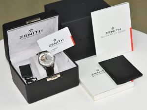 Thu mua đồng hồ hàng hiệu nở rộ dịp cận Tết