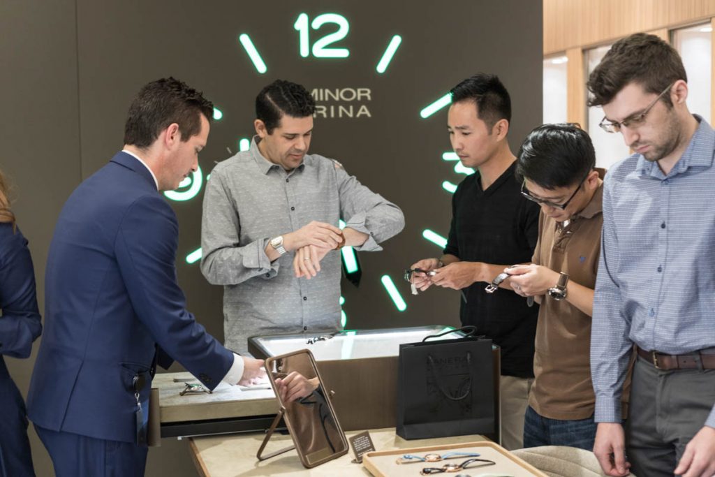 Với kinh nghiệm này, bạn có thể nhập vai "chuyên gia" đi mua đồng hồ cũ 1 Đánh giá 5 tiêu chí về địa chỉ thu mua đồng hồ cũ uy tín Hà Nội