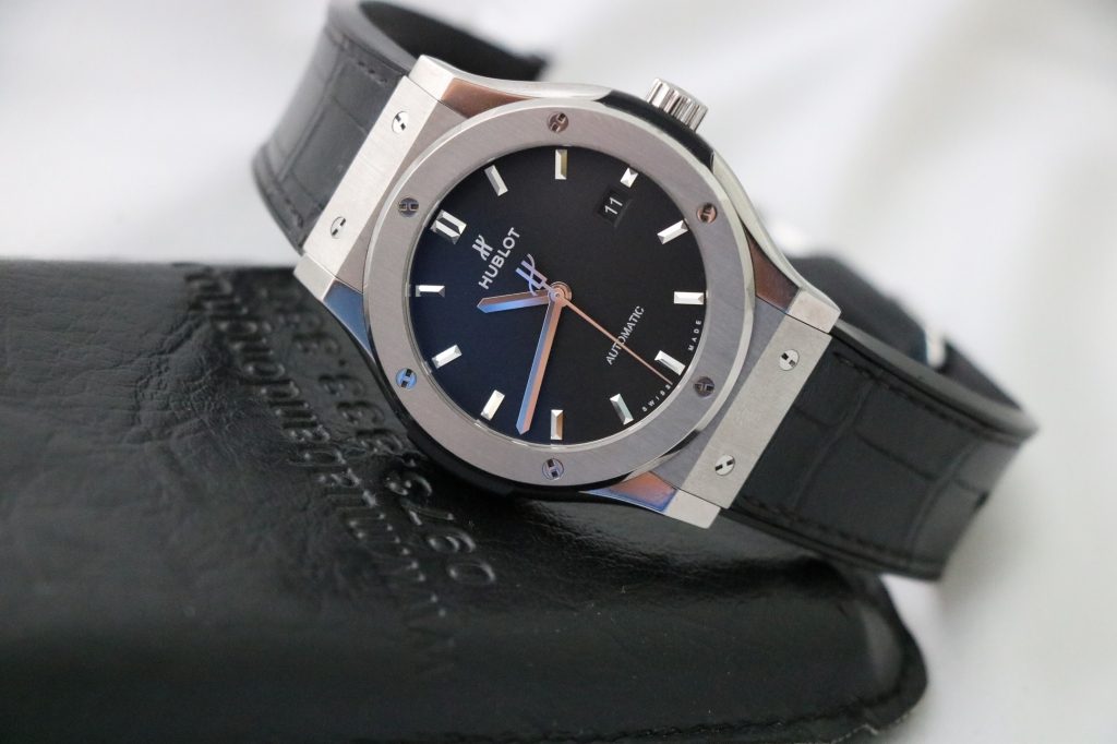 Cơ hội sinh lời từ những chiếc đồng hồ cũ chính hãng 2 mua đồng hồ cũ chính hãng