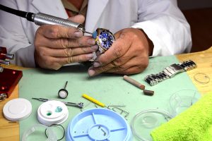 Trung tâm sửa chữa đồng hồ 100 Thái Hà