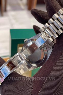Đồng hồ Rolex 228239 Day-Date 40 Olive Green Roman Dial Fluted Bezel White Gold 6 Đồng hồ Rolex 228239 Day-Date 40 Olive Green Roman Dial Fluted Bezel White Gold