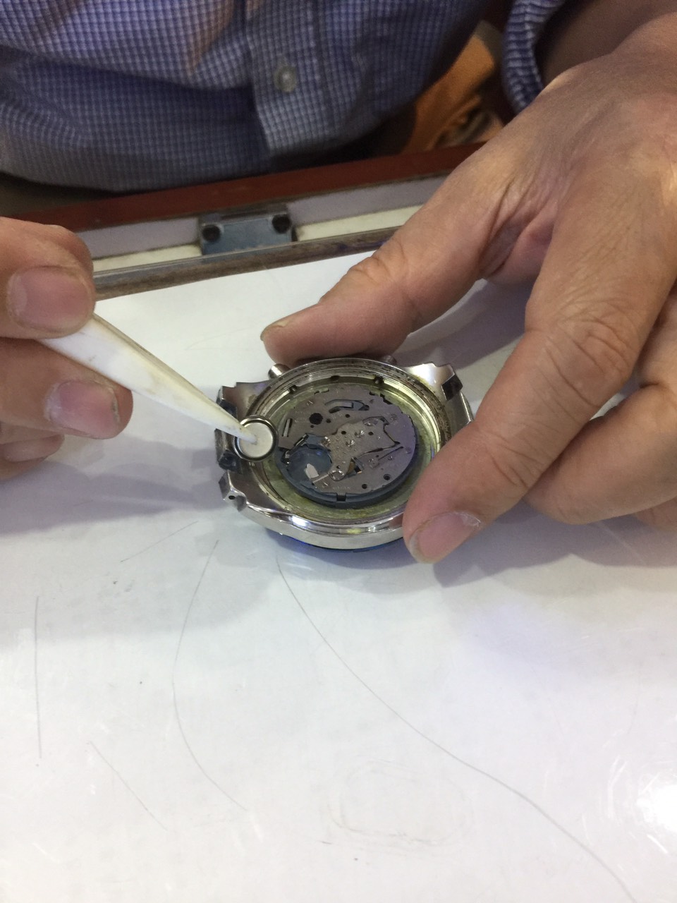 thay pin đồng hồ