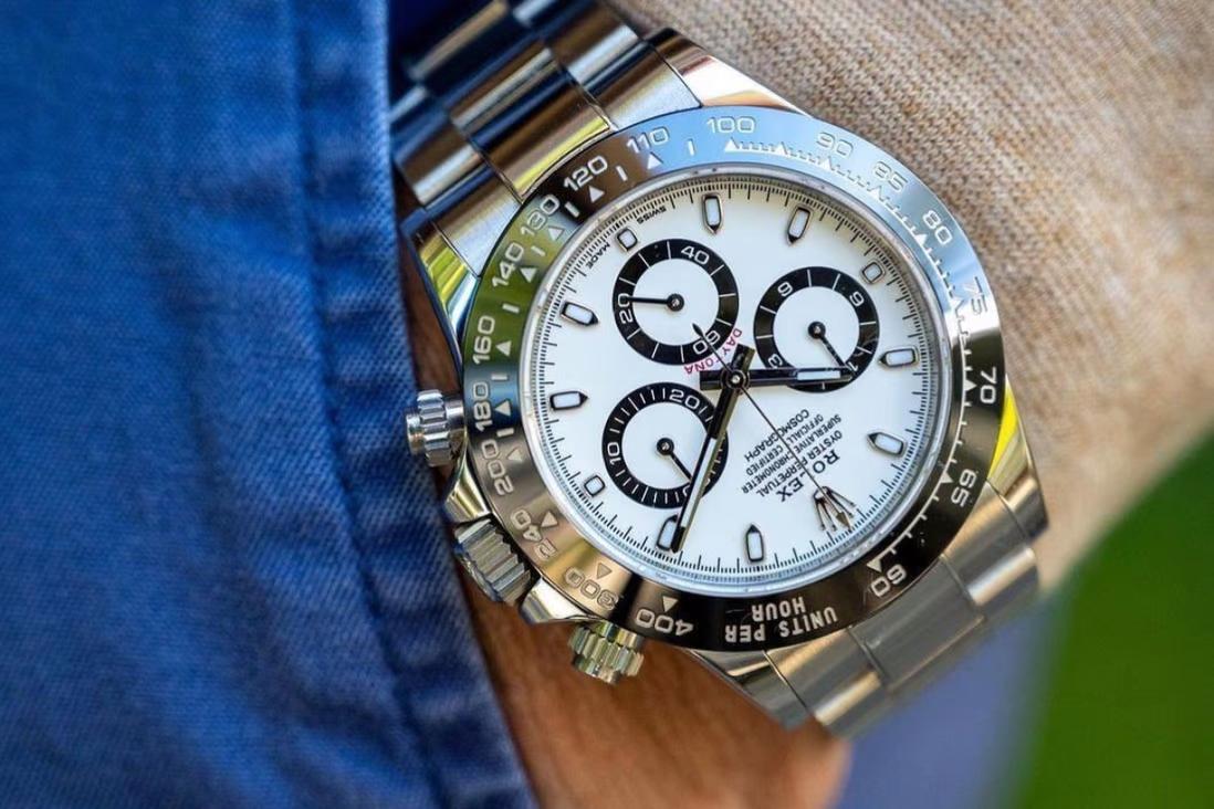Một chiếc đồng hồ Rolex Oyster Perpetual. Công ty Thụy Sĩ đã tăng giá lần thứ hai trong năm nay ở châu Âu, với lý do biến động tiền tệ