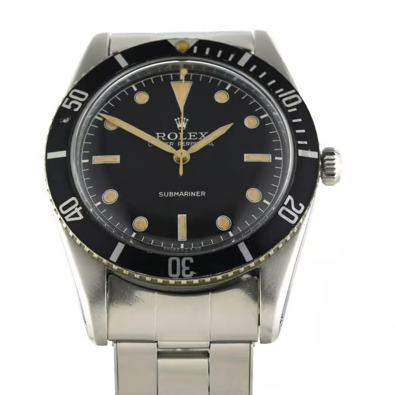 10 sự thật đáng ngạc nhiên về Rolex Submariner 2 Một trong những chiếc Rolex Submariner đầu tiên – Trước khi bổ sung một số tính năng mang tính biểu tượng của nó