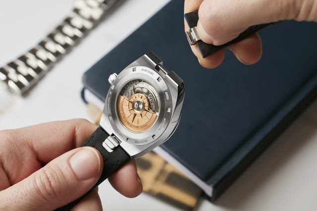 Khám phá chiếc đồng hồ: Vacheron Constantin - Overseas Moon Phase Retrograde Date 13 Vacheron Constantin - Overseas Moon Phase Retrograde Date