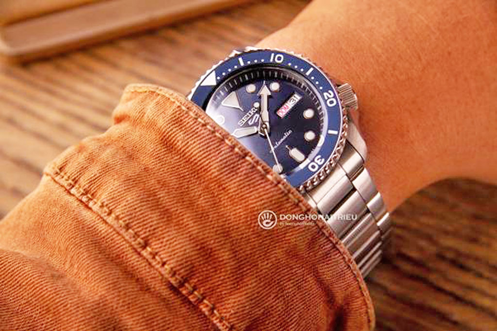 Giá đồng hồ Seiko 5 Sports: Tìm hiểu và so sánh 6 Giá đồng hồ Seiko 5 Sports: Tìm hiểu và so sánh