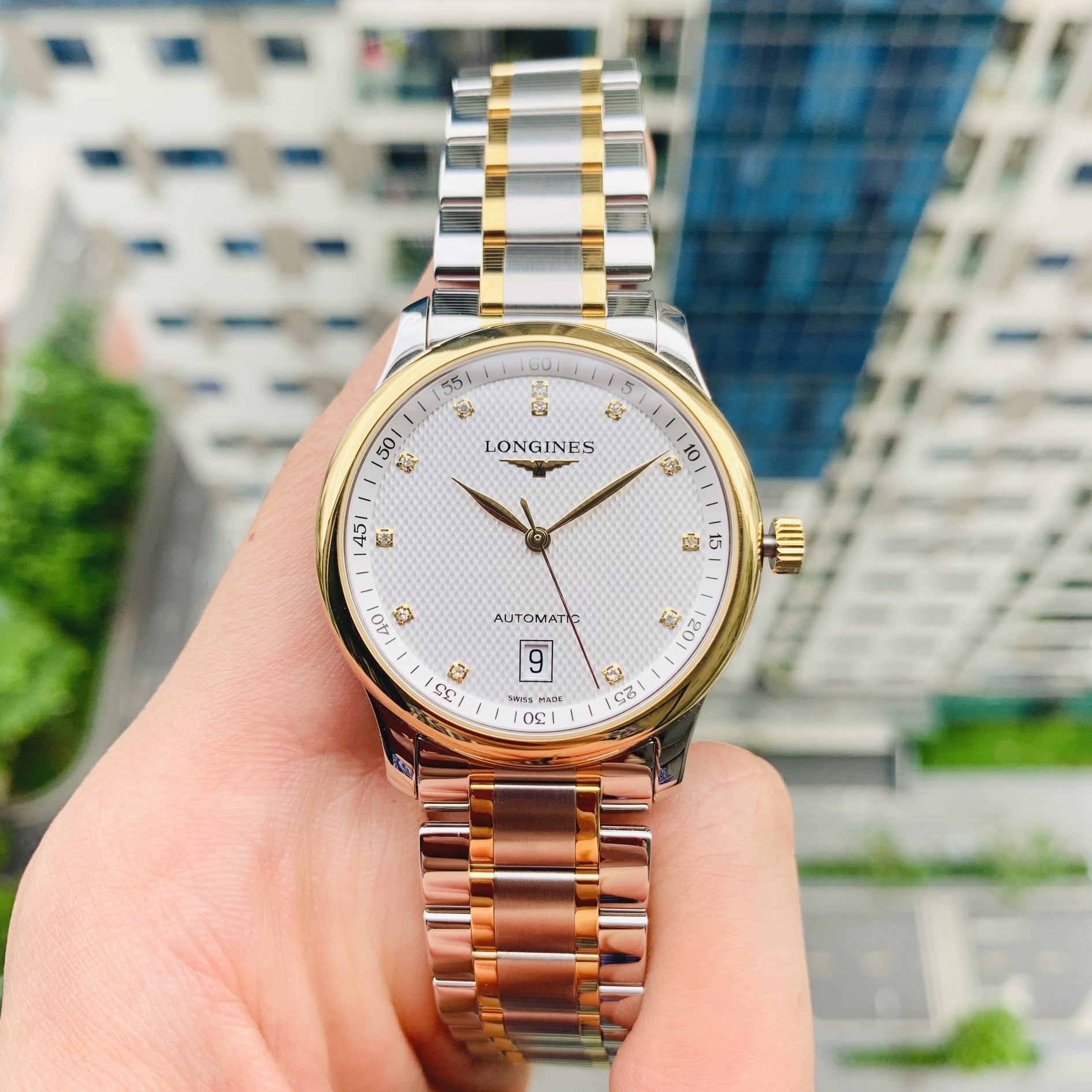 Giá đồng hồ Longines chính hãng - Sự lựa chọn hoàn hảo cho phong cách tinh tế và đẳng cấp 2 Giá đồng hồ Longines chính hãng - Sự lựa chọn hoàn hảo cho phong cách tinh tế và đẳng cấp
