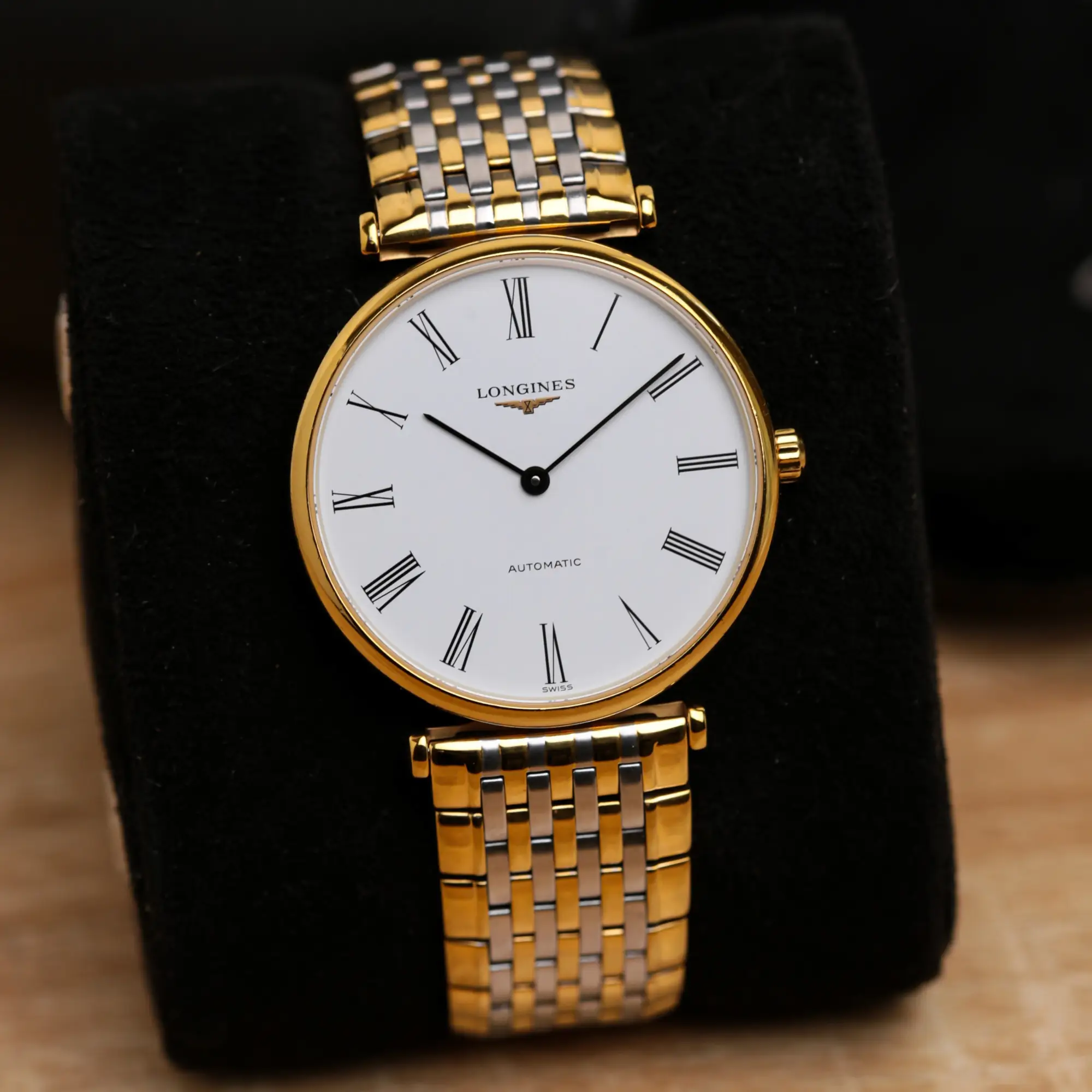 Giá đồng hồ Longines chính hãng - Sự lựa chọn hoàn hảo cho phong cách tinh tế và đẳng cấp 9 Giá đồng hồ Longines chính hãng - Sự lựa chọn hoàn hảo cho phong cách tinh tế và đẳng cấp