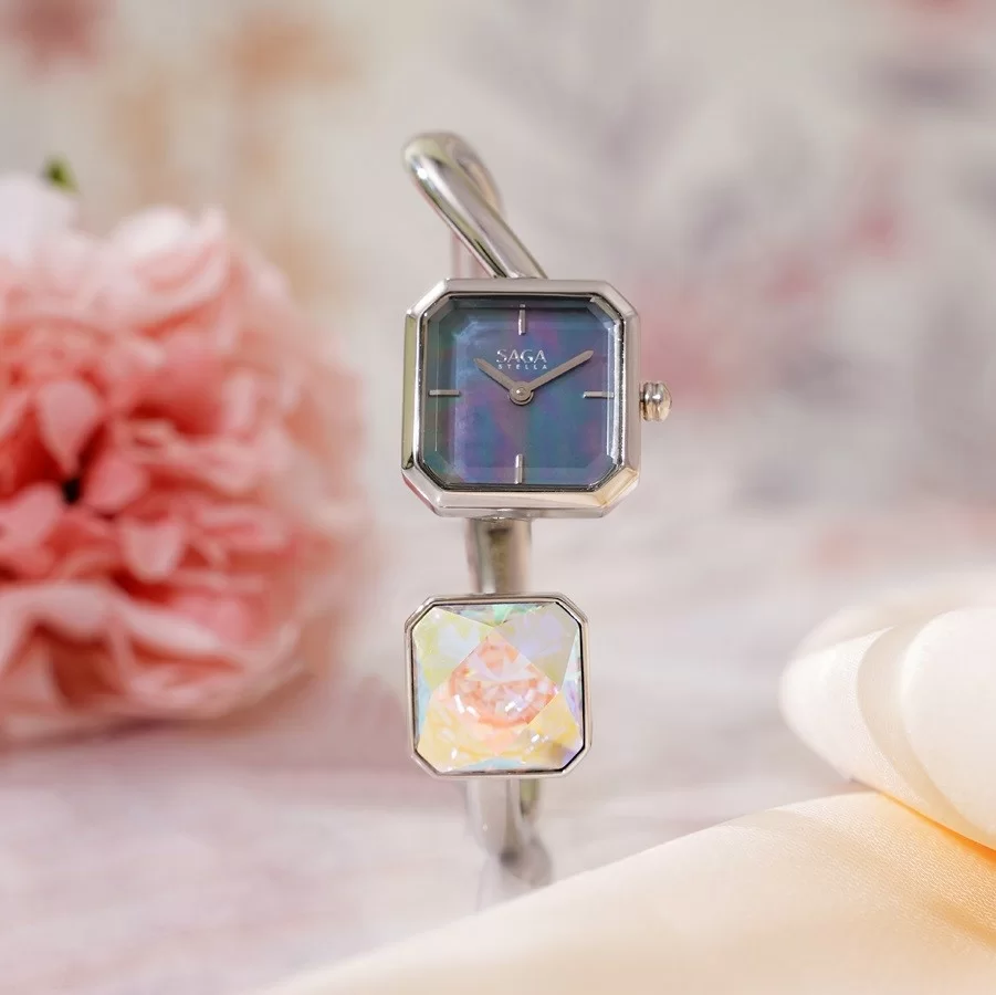 Đồng hồ nữ mặt chữ nhật - Phong cách thanh lịch và đẳng cấp cho phái đẹp hiện đại
