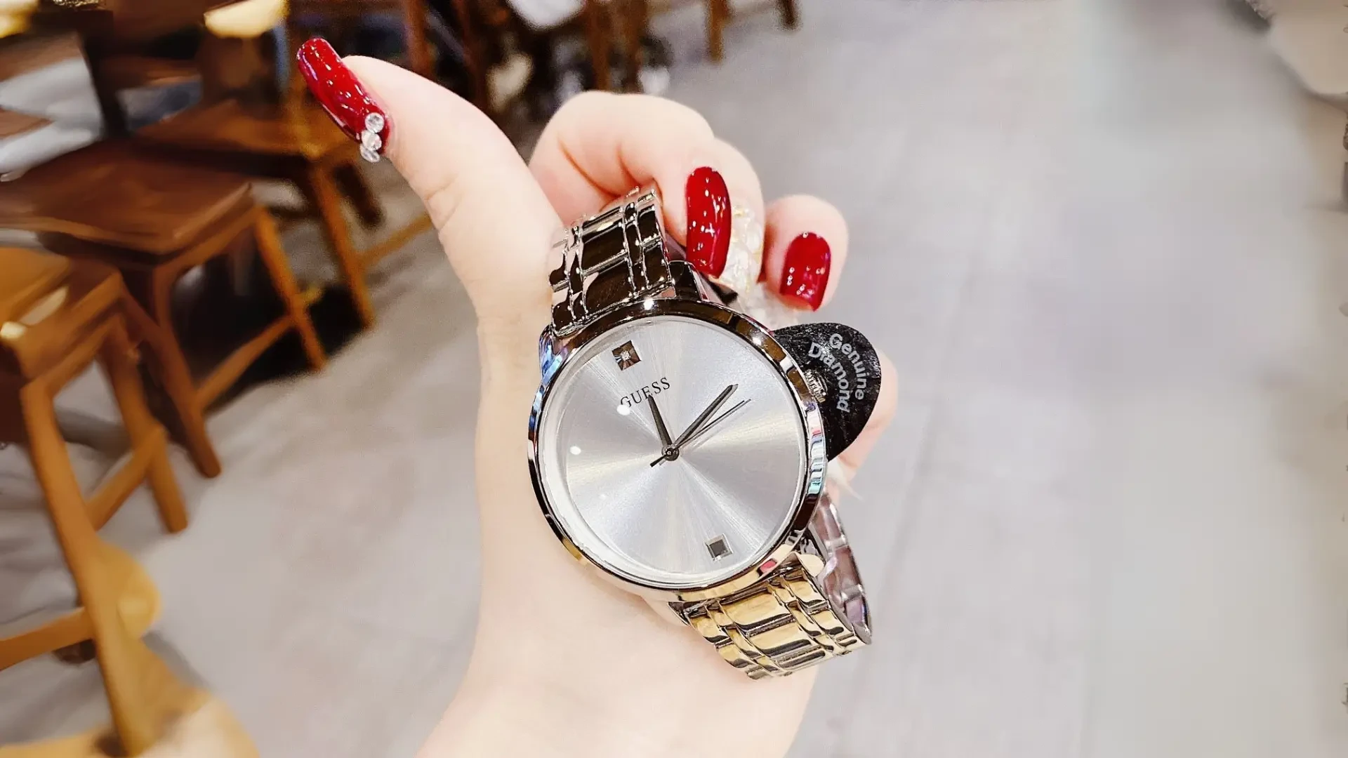 Top đồng hồ nữ dưới 2 triệu đẹp, phong cách và chất lượng