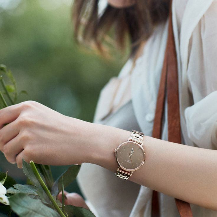 Top đồng hồ nữ dưới 2 triệu đẹp, phong cách và chất lượng