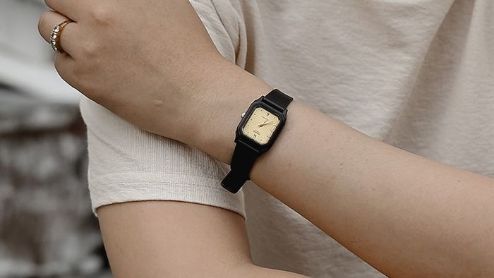 Top đồng hồ nữ dưới 2 triệu đẹp, phong cách và chất lượng