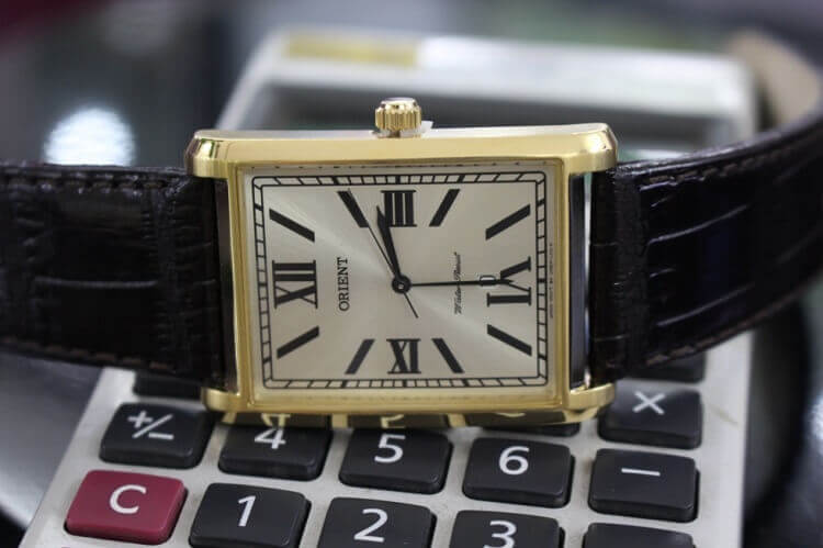 Đồng hồ mặt chữ nhật nam - Sang trọng, đẳng cấp và phong cách riêng biệt