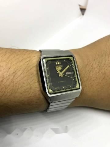 Đồng Hồ Seiko 5 Chặt Góc Lựa Chọn Tuyệt Vời Cho Người Yêu Thích Đồng Hồ Độc Đáo