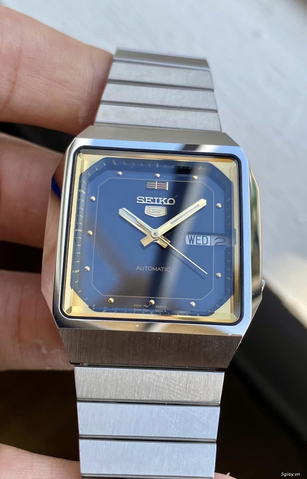 Đồng Hồ Seiko 5 Chặt Góc Lựa Chọn Tuyệt Vời Cho Người Yêu Thích Đồng Hồ Độc Đáo