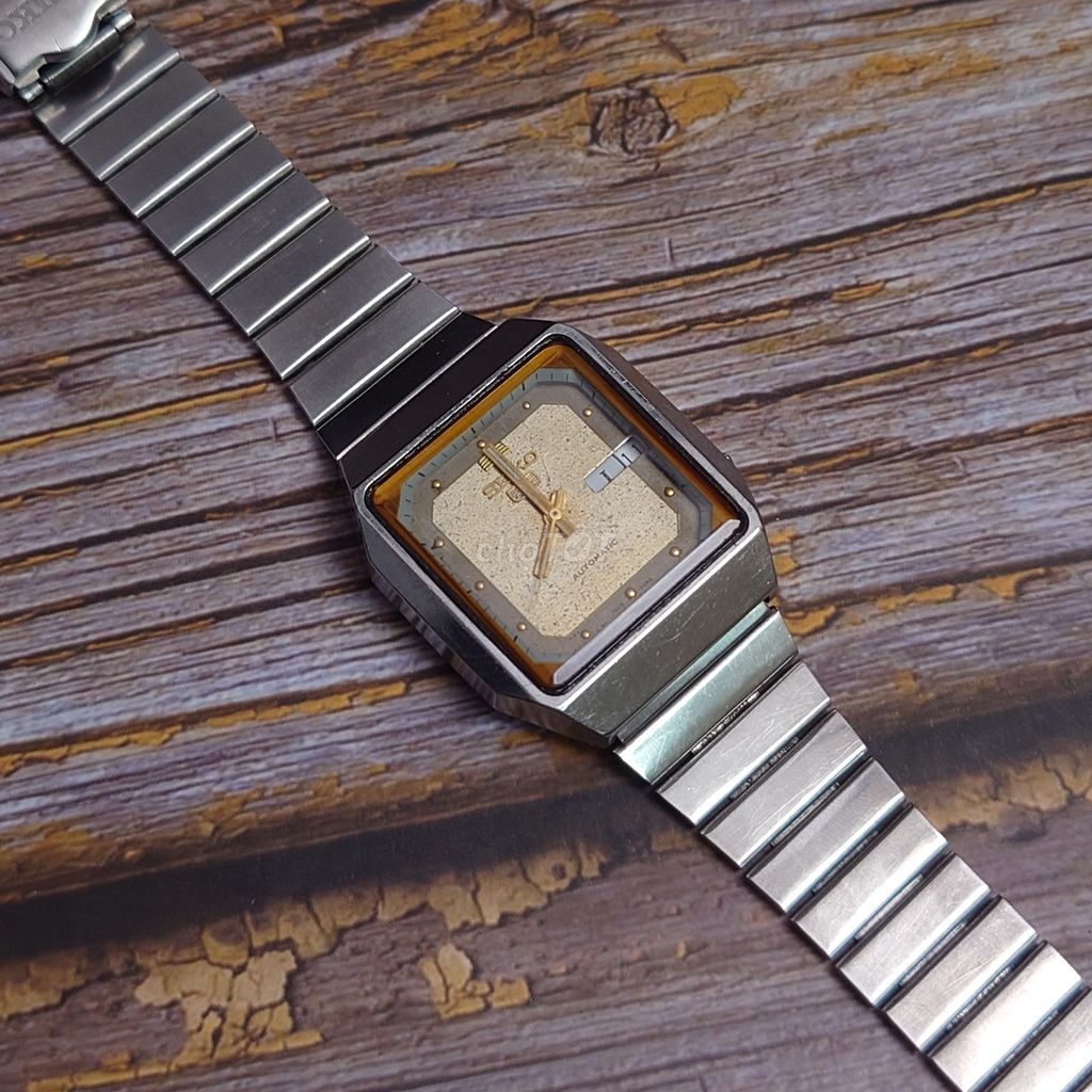 Đồng Hồ Seiko 5 Chặt Góc Lựa Chọn Tuyệt Vời Cho Người Yêu Thích Đồng Hồ Độc Đáo