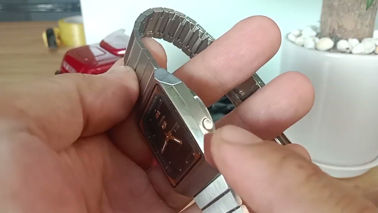 Đồng Hồ Seiko 5 Chặt Góc Lựa Chọn Tuyệt Vời Cho Người Yêu Thích Đồng Hồ Độc Đáo